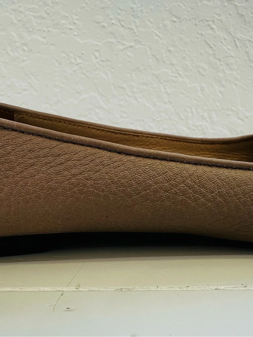 Tory Burch Reva Ballet Pebbled Leather Flats in Taupe Sz 6